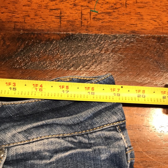 Lane Bryant Distressed Crop Capri Jean - Picture 7 of 11